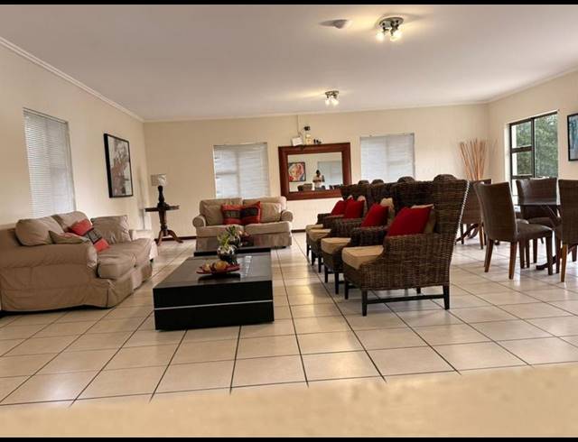 2 BEDROOM APARTMENT FOR SALE IN FOURWAYS